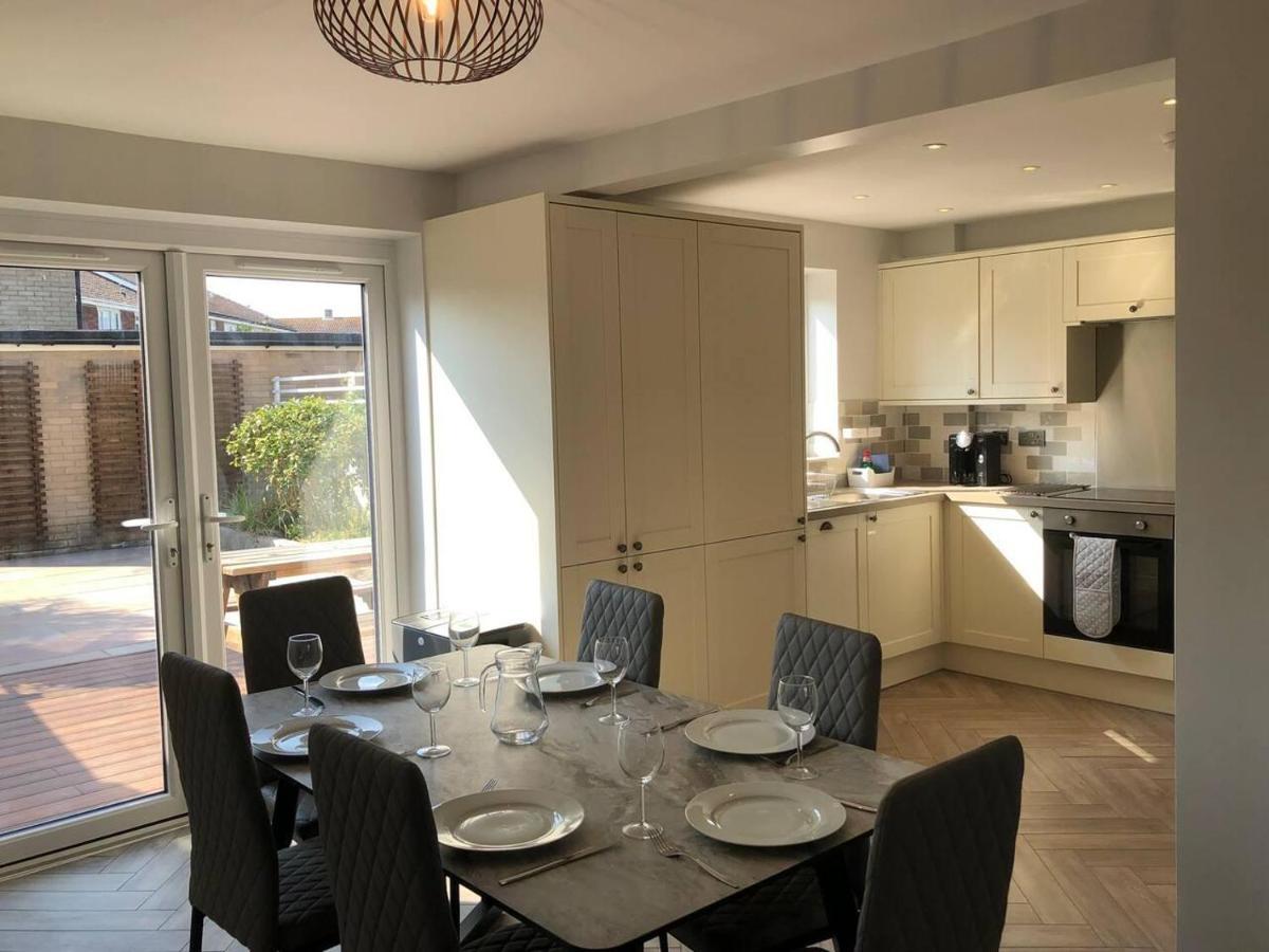 Luxury House In Camber Is 2min Walk !! Holiday home