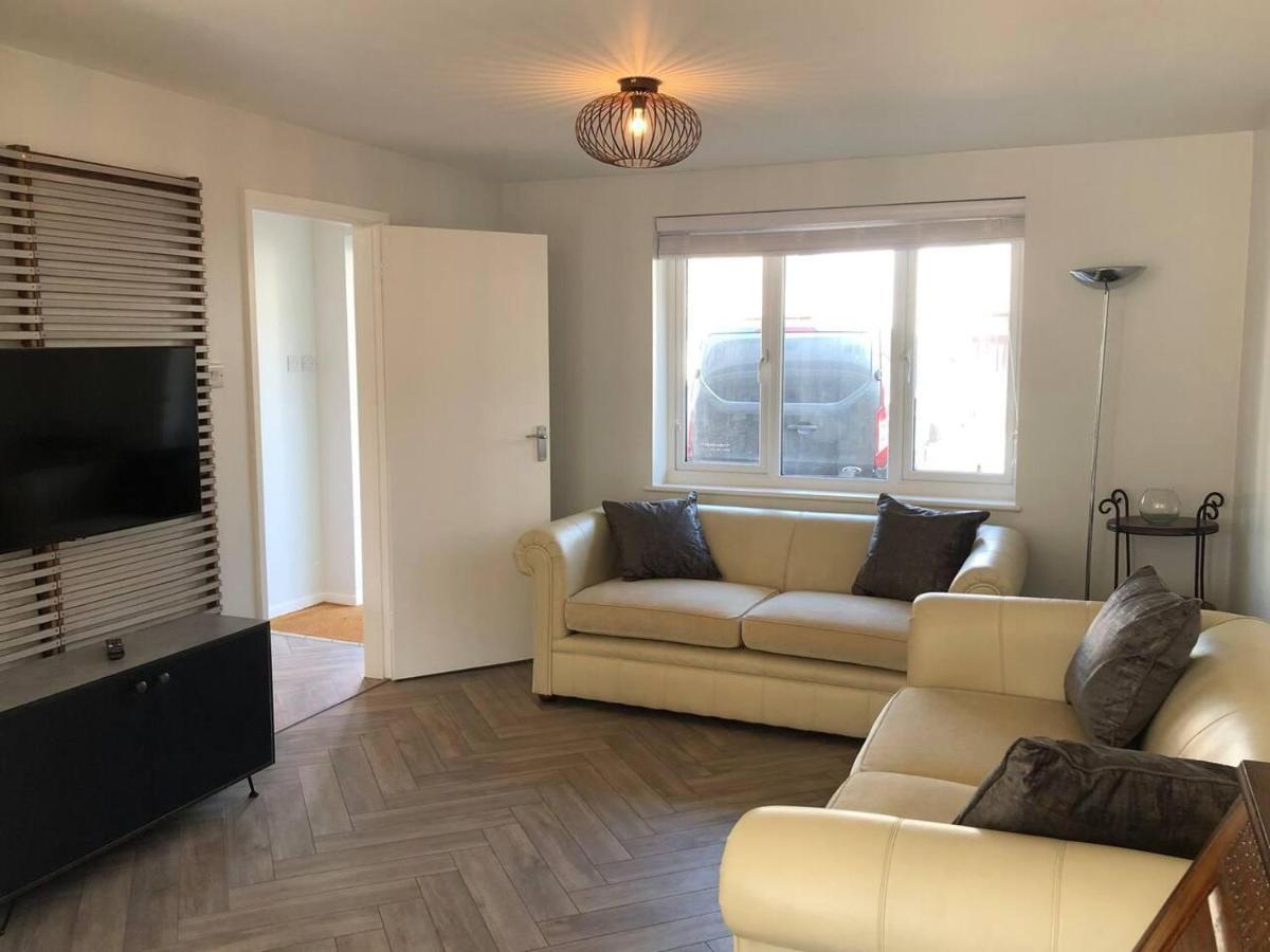 Luxury House In Camber Is 2min Walk !! *